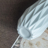 Simple White Ceramic Vase, Modern Home Decoration Porcelain Vase Flower Vase Origami Design, Flower Arrangement Decoration Shooting Props (Blue)