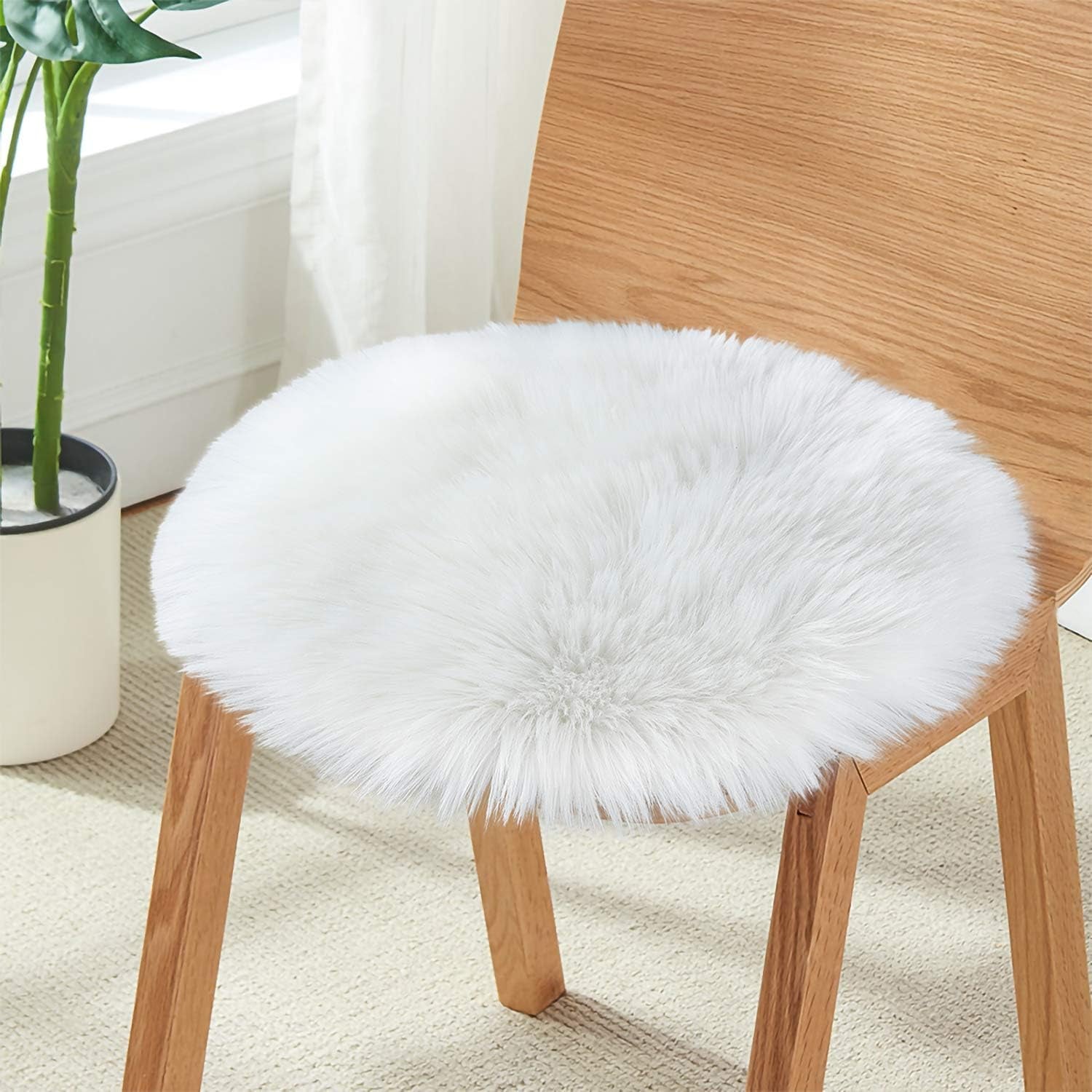 Premium Soft round Faux Fur Sheepskin Seat Cushion Chair Cover Plush Area Rugs for Bedroom, 14 X 14Inch, White