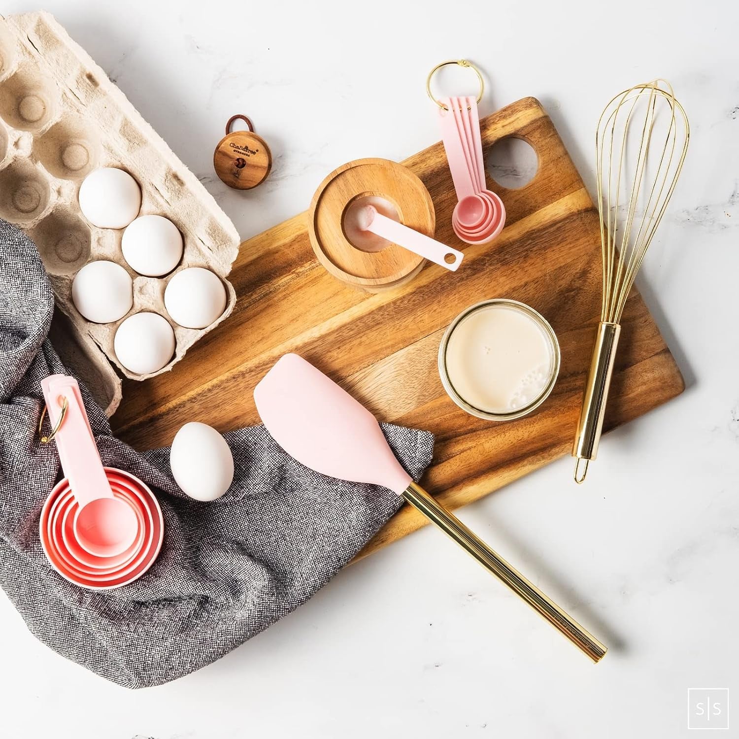 Pink and Gold Kitchen Utensils Set - 17-Piece Kitchen Tools Include Silicone Cooking Utensils, Spatula Holder, Measuring Cups and Spoons for Baking, Cooking - Stylish Pink Kitchen Accessories